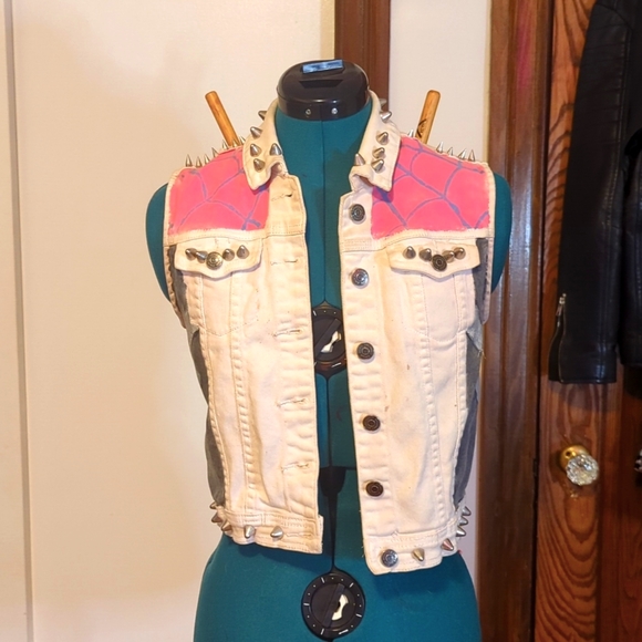 OOAK Gwen Stacy Spiderverse Punk Vest - Picture 4 of 5